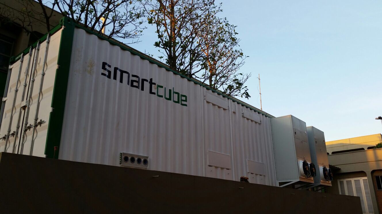 Container build unit